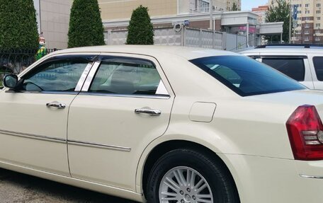 Chrysler 300C II, 2010 год, 1 350 000 рублей, 2 фотография