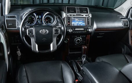Toyota Land Cruiser Prado 150 рестайлинг 2, 2015 год, 4 140 000 рублей, 6 фотография