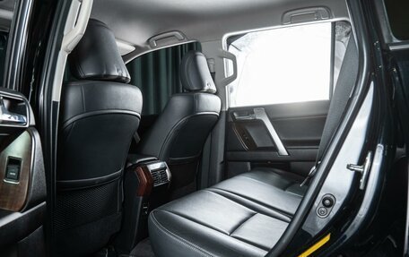 Toyota Land Cruiser Prado 150 рестайлинг 2, 2015 год, 4 140 000 рублей, 11 фотография