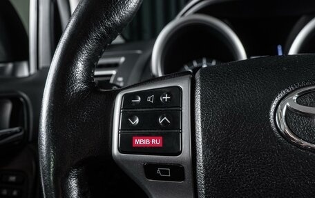 Toyota Land Cruiser Prado 150 рестайлинг 2, 2015 год, 4 140 000 рублей, 19 фотография