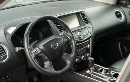 Nissan Pathfinder, 2016 год, 2 300 000 рублей, 11 фотография