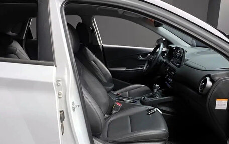 Hyundai Kona I, 2022 год, 1 620 000 рублей, 8 фотография