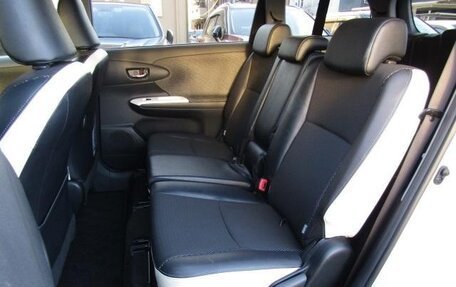 Toyota Wish II, 2016 год, 1 219 000 рублей, 14 фотография