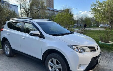 Toyota RAV4, 2014 год, 2 000 000 рублей, 4 фотография