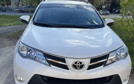 Toyota RAV4, 2014 год, 2 000 000 рублей, 3 фотография