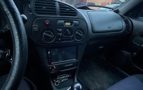 Mitsubishi Colt VI рестайлинг, 2002 год, 160 000 рублей, 9 фотография