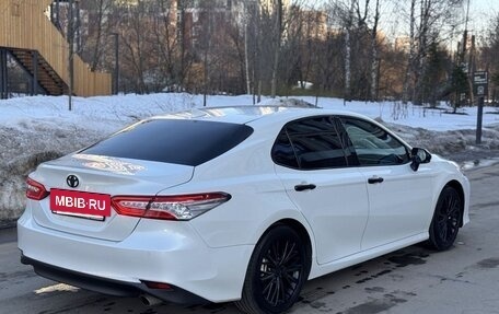 Toyota Camry, 2020 год, 2 800 000 рублей, 4 фотография