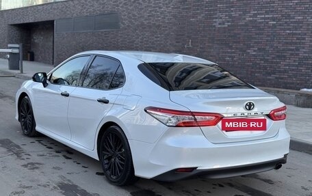 Toyota Camry, 2020 год, 2 800 000 рублей, 6 фотография