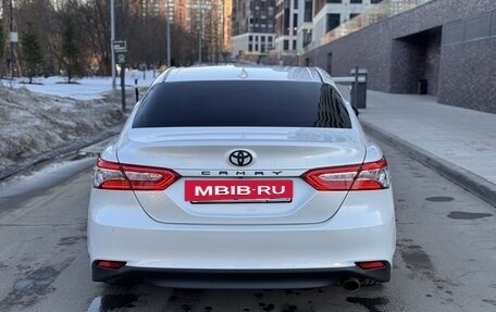 Toyota Camry, 2020 год, 2 800 000 рублей, 5 фотография