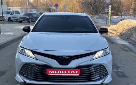 Toyota Camry, 2020 год, 2 800 000 рублей, 2 фотография
