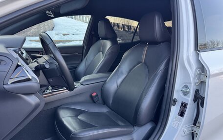 Toyota Camry, 2020 год, 2 800 000 рублей, 12 фотография