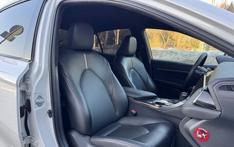 Toyota Camry, 2020 год, 2 800 000 рублей, 13 фотография