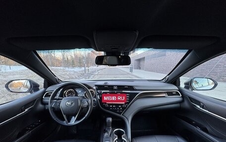 Toyota Camry, 2020 год, 2 800 000 рублей, 10 фотография