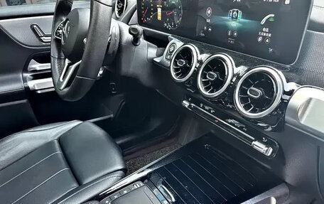 Mercedes-Benz GLB, 2022 год, 2 590 000 рублей, 10 фотография