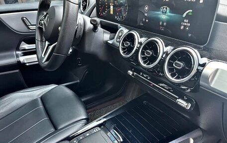 Mercedes-Benz GLB, 2022 год, 2 590 000 рублей, 18 фотография