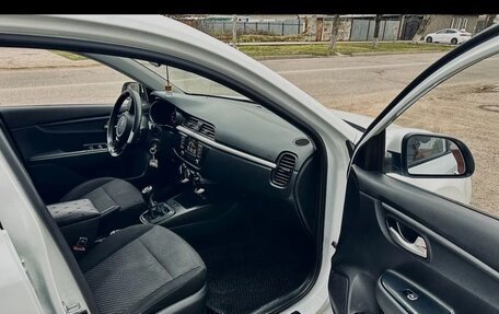 KIA Rio IV, 2018 год, 1 180 000 рублей, 5 фотография