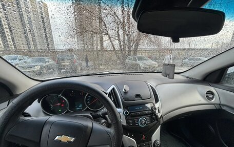 Chevrolet Cruze II, 2013 год, 890 000 рублей, 10 фотография
