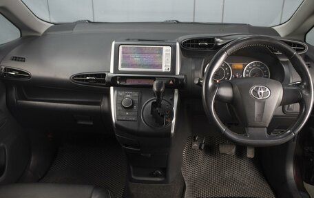 Toyota Wish II, 2010 год, 1 590 000 рублей, 5 фотография