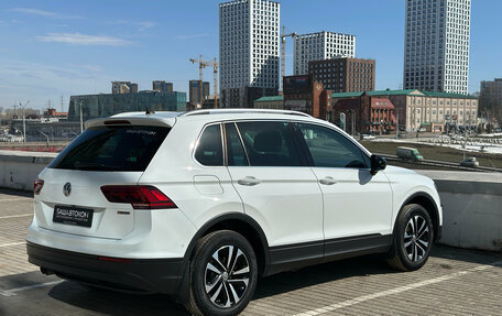 Volkswagen Tiguan II, 2019 год, 2 600 000 рублей, 4 фотография