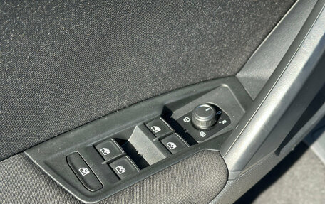 Volkswagen Tiguan II, 2019 год, 2 600 000 рублей, 18 фотография