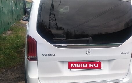 Mercedes-Benz V-Класс, 2017 год, 5 200 000 рублей, 12 фотография