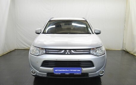 Mitsubishi Outlander III рестайлинг 3, 2013 год, 1 160 000 рублей, 2 фотография