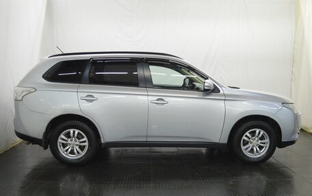 Mitsubishi Outlander III рестайлинг 3, 2013 год, 1 160 000 рублей, 4 фотография