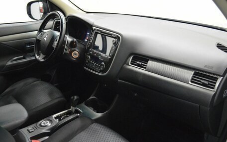 Mitsubishi Outlander III рестайлинг 3, 2013 год, 1 160 000 рублей, 12 фотография