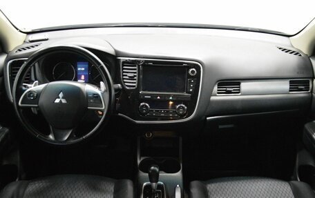 Mitsubishi Outlander III рестайлинг 3, 2013 год, 1 160 000 рублей, 14 фотография