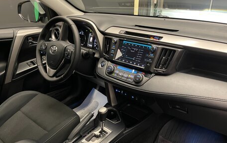 Toyota RAV4, 2018 год, 2 500 000 рублей, 17 фотография