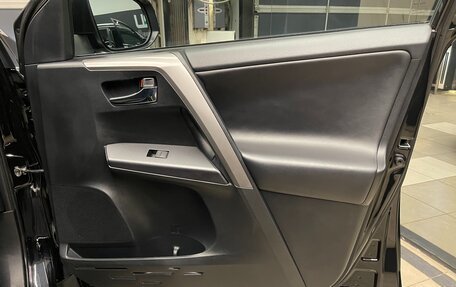 Toyota RAV4, 2018 год, 2 500 000 рублей, 18 фотография