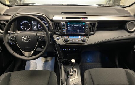 Toyota RAV4, 2018 год, 2 500 000 рублей, 16 фотография