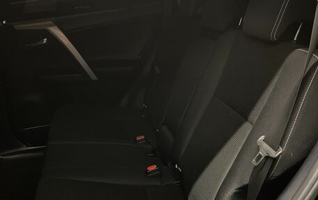 Toyota RAV4, 2018 год, 2 500 000 рублей, 21 фотография