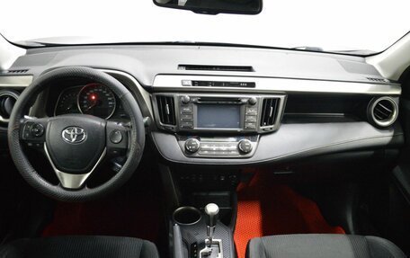 Toyota RAV4, 2015 год, 1 650 000 рублей, 14 фотография