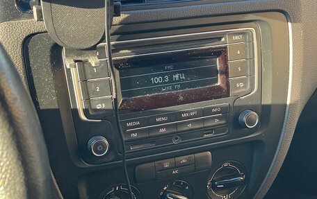 Volkswagen Jetta VI, 2014 год, 975 000 рублей, 12 фотография