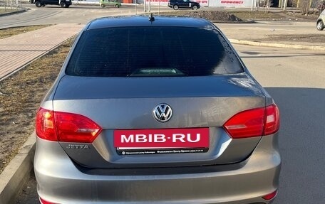 Volkswagen Jetta VI, 2014 год, 975 000 рублей, 3 фотография