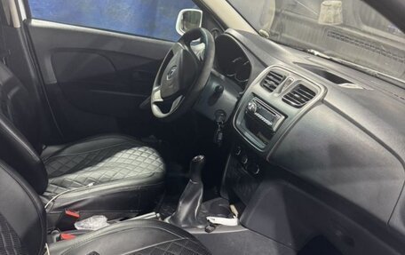 Renault Logan II, 2016 год, 600 000 рублей, 6 фотография