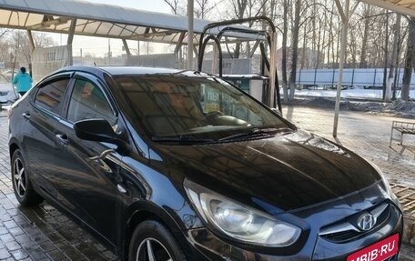 Hyundai Solaris II рестайлинг, 2011 год, 565 000 рублей, 1 фотография