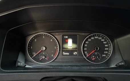 Volkswagen Caravelle T6 рестайлинг, 2019 год, 3 350 000 рублей, 1 фотография