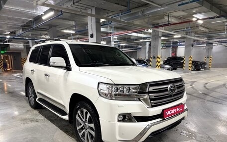 Toyota Land Cruiser 200, 2018 год, 5 990 000 рублей, 1 фотография