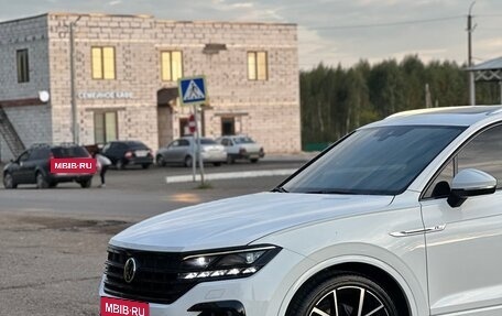 Volkswagen Touareg III, 2018 год, 6 100 000 рублей, 3 фотография