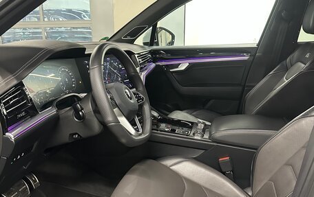 Volkswagen Touareg III, 2018 год, 6 100 000 рублей, 18 фотография