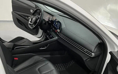 Hyundai Elantra, 2022 год, 1 220 000 рублей, 10 фотография