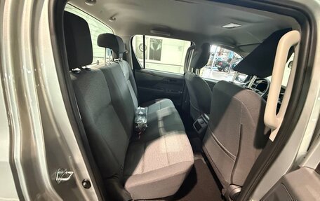 Toyota Hilux, 2025 год, 7 700 000 рублей, 11 фотография