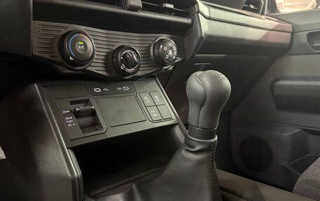 Toyota Hilux, 2025 год, 7 700 000 рублей, 17 фотография