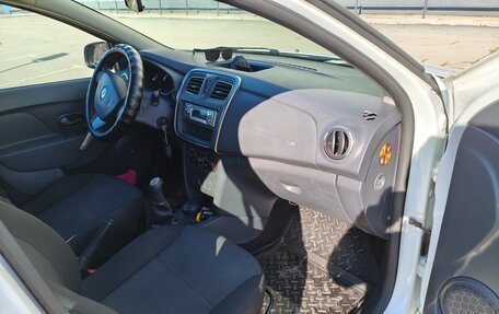 Renault Logan II, 2014 год, 595 000 рублей, 6 фотография
