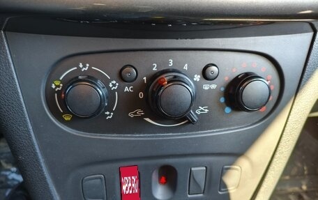 Renault Logan II, 2014 год, 595 000 рублей, 20 фотография