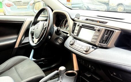 Toyota RAV4, 2015 год, 2 270 000 рублей, 5 фотография