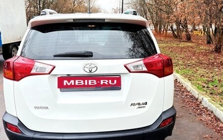 Toyota RAV4, 2015 год, 2 270 000 рублей, 3 фотография
