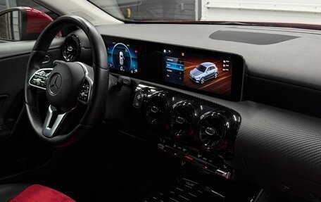 Mercedes-Benz A-Класс, 2018 год, 2 290 000 рублей, 22 фотография